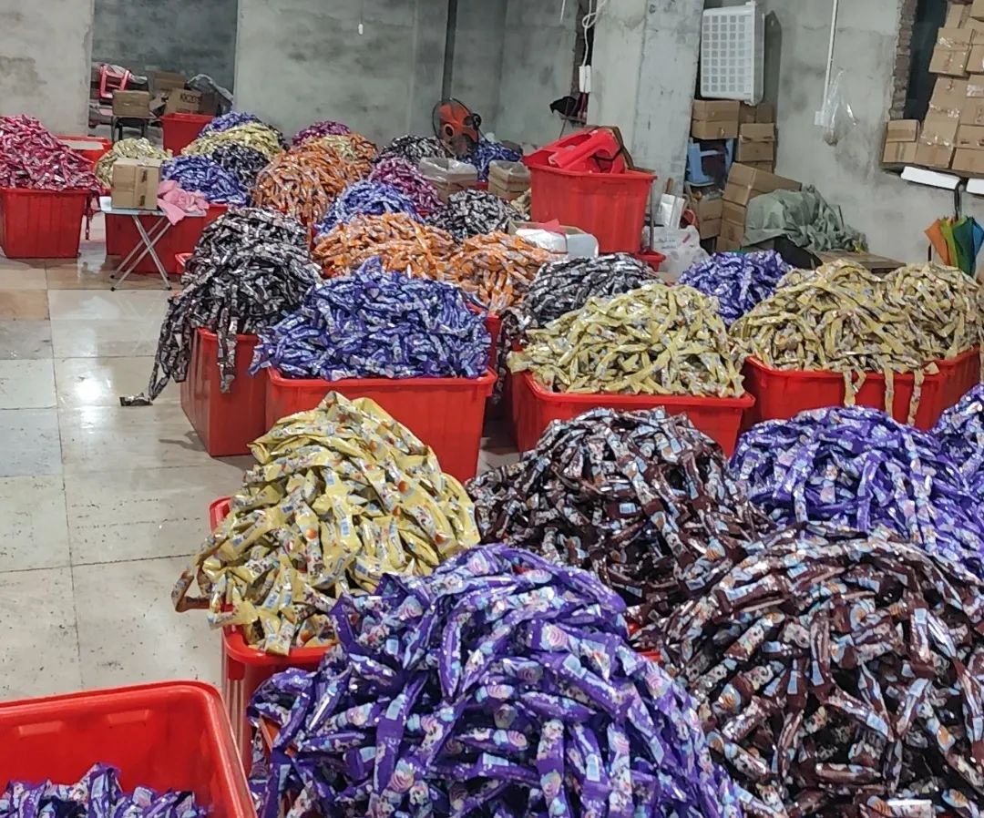 上海市公安局宝山分局破获一起假冒品牌糖果案
